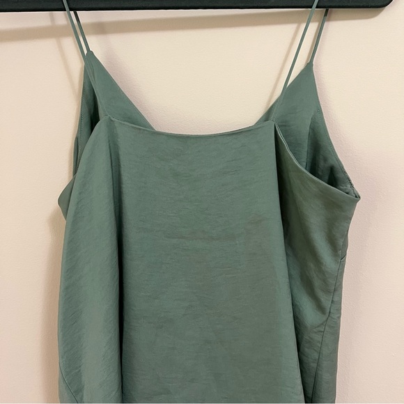 Cute V neck satin camisole in mint green size US 6- H&M - Picture 8 of 9
